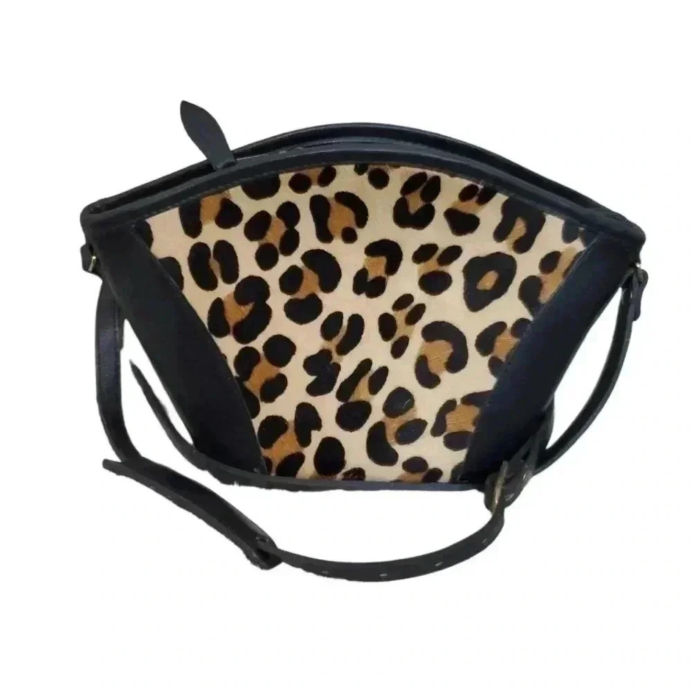 LE Voar Animal hair and natural leather Crossbody vintage bag - Picture 1 of 8